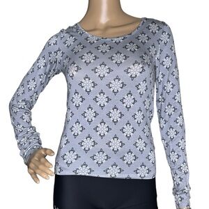 Aeropostale gray lace back floral long sleeve top NWOT medium
